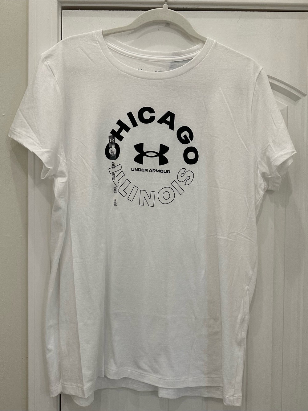 NWT Under Armour Chicago White Graphic Tee XL